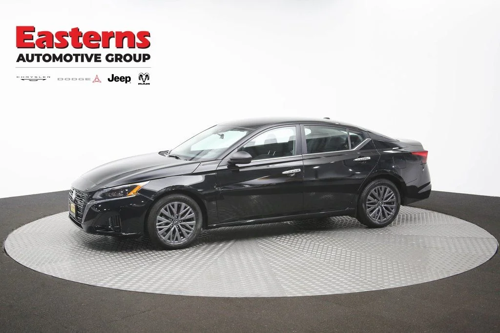 Used 2025 Black Nissan 2.5 SV image 57