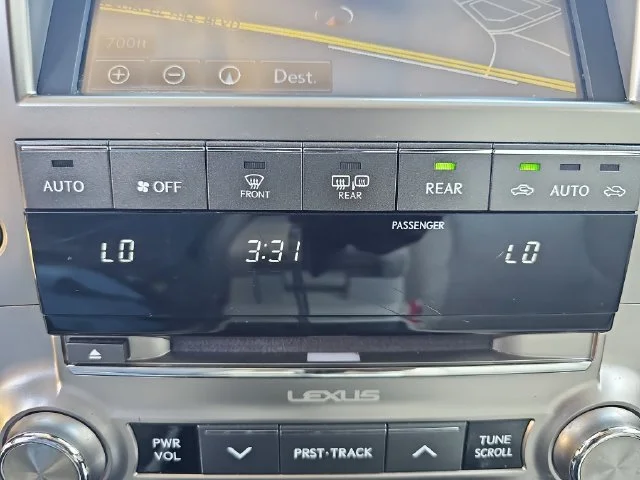 Used 2021 White Lexus 460 image 25