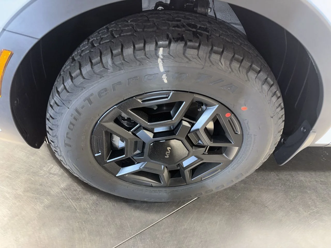 New 2026 White Pearl Kia X-Pro SX Prestige image 10