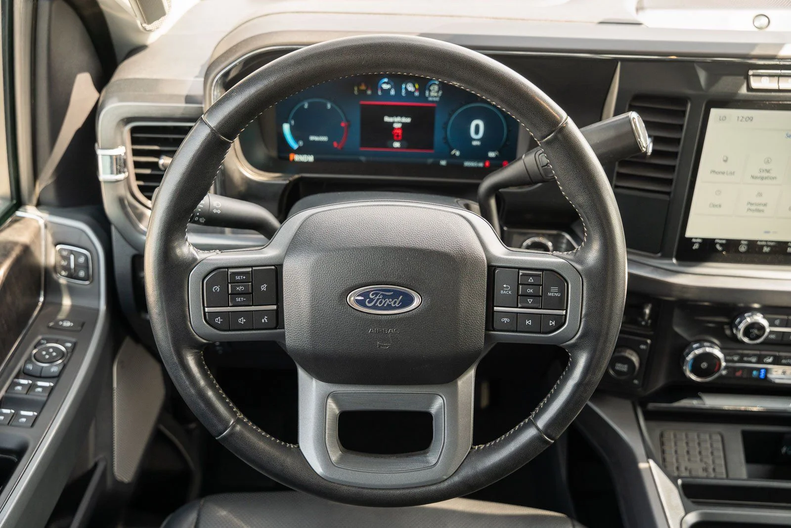 Used 2024 White Ford Lariat image 25