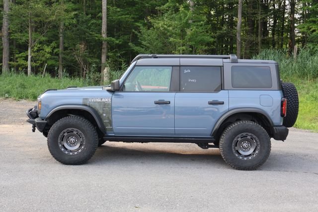 Used 2024 Gray Ford Everglades image 5