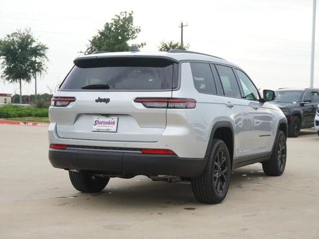 New 2026 Silver Zynith Jeep Altitude image 9