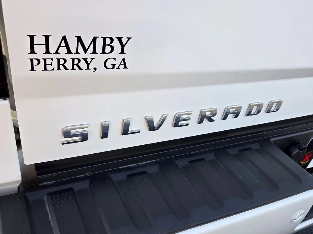 Used 2018 SUMMIT WHITE Chevrolet LT image 11