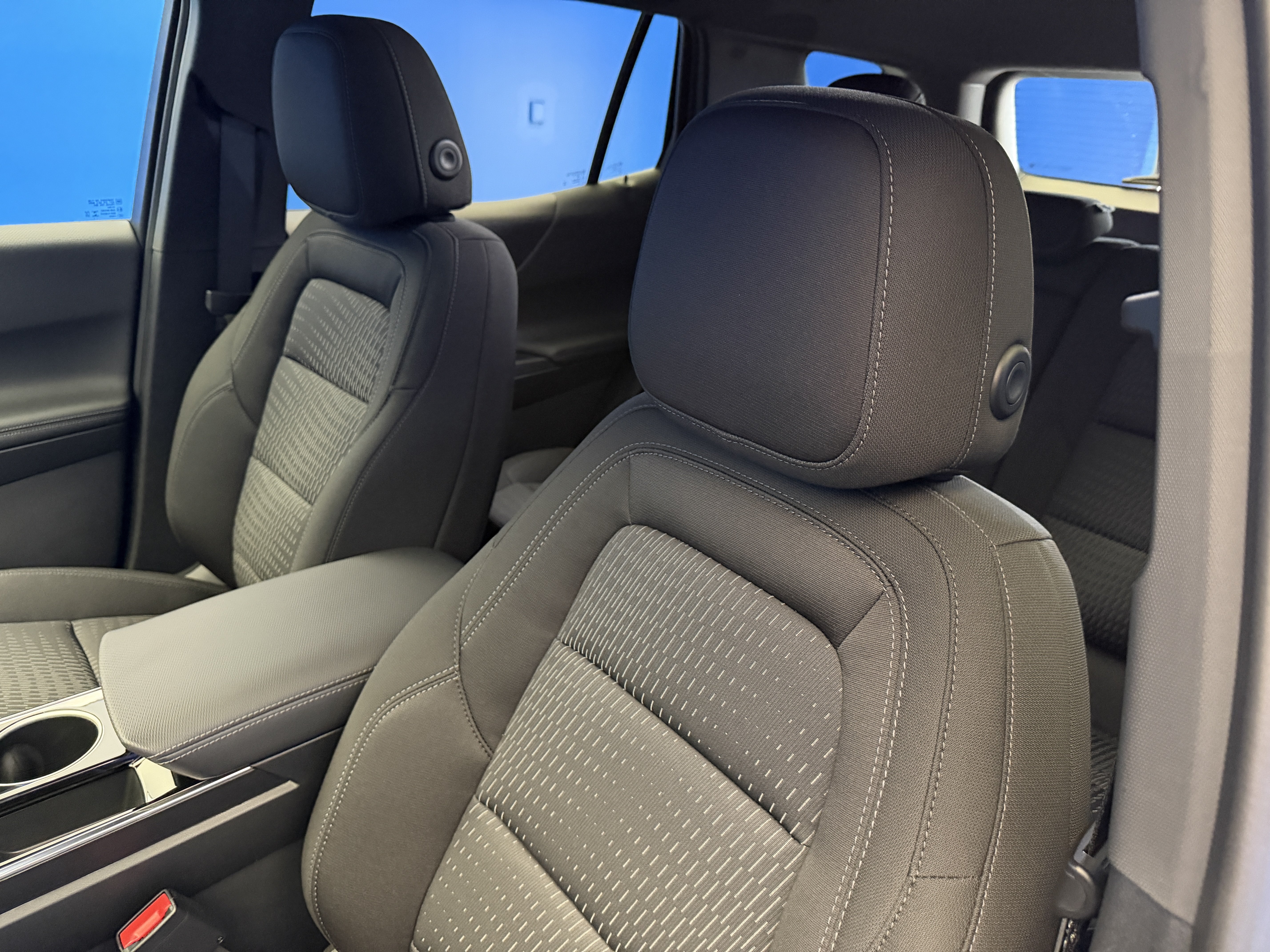 2027 Chevrolet Equinox LT - Photo 12