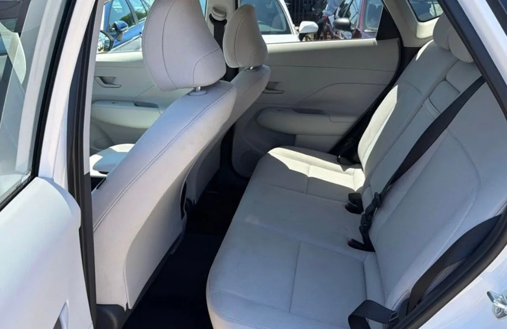 Used 2026 White Hyundai SEL Sport image 9