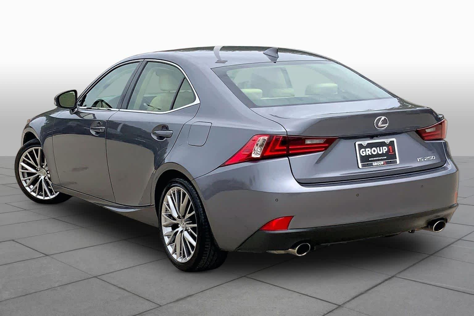 Used 2014 Nebula Gray Pearl Lexus  image 12