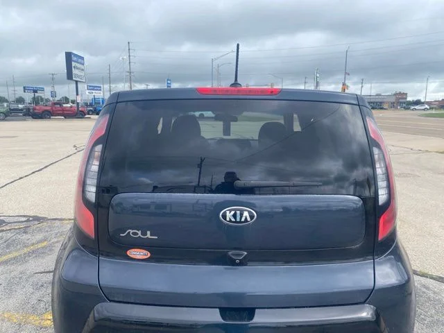 Used 2016 Blue Kia Plus image 6