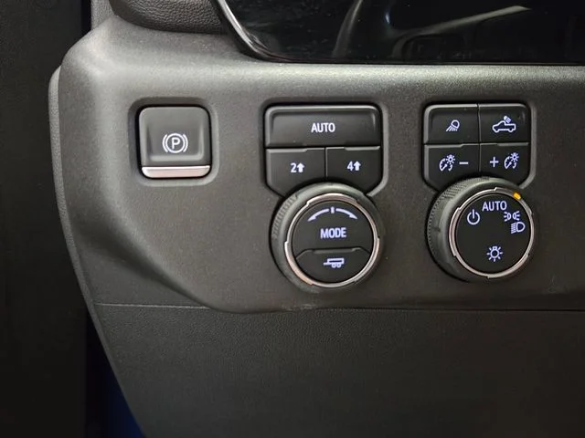 Used 2022 Blue Chevrolet LT image 29