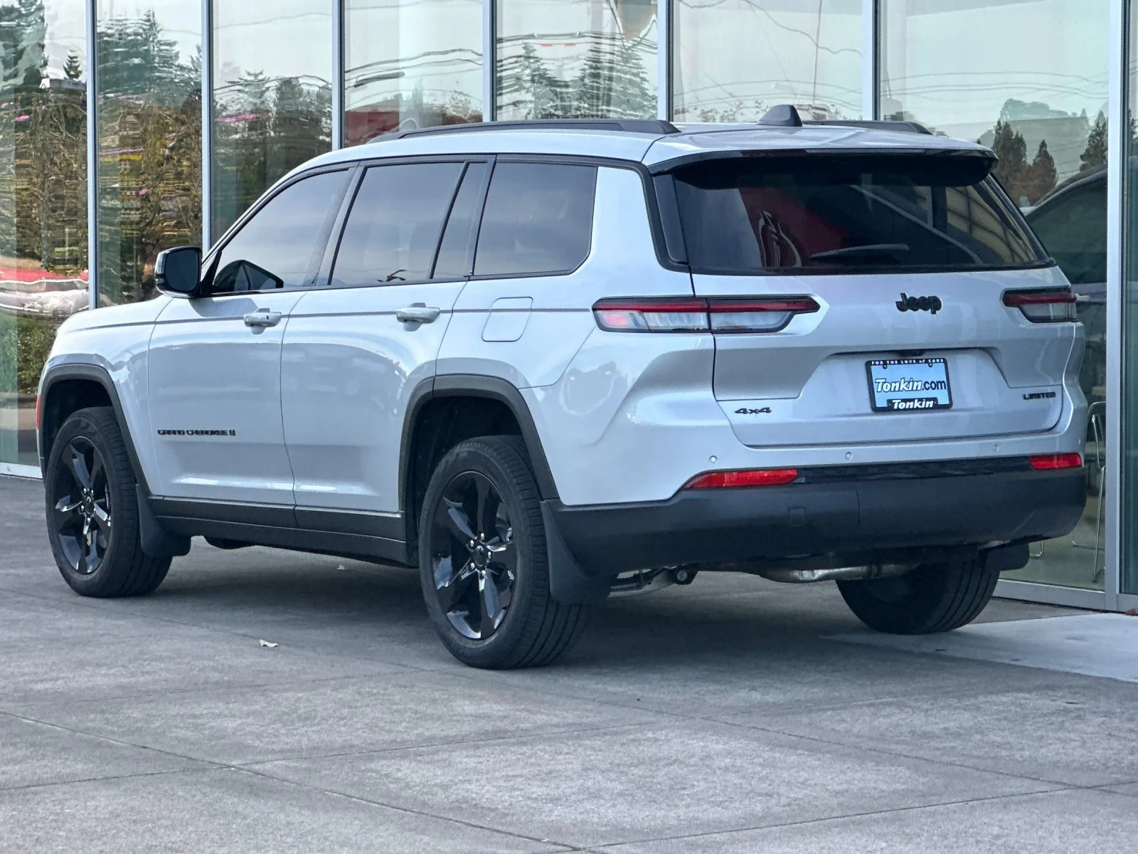 Used 2025 Silver Zynith Jeep Limited image 6