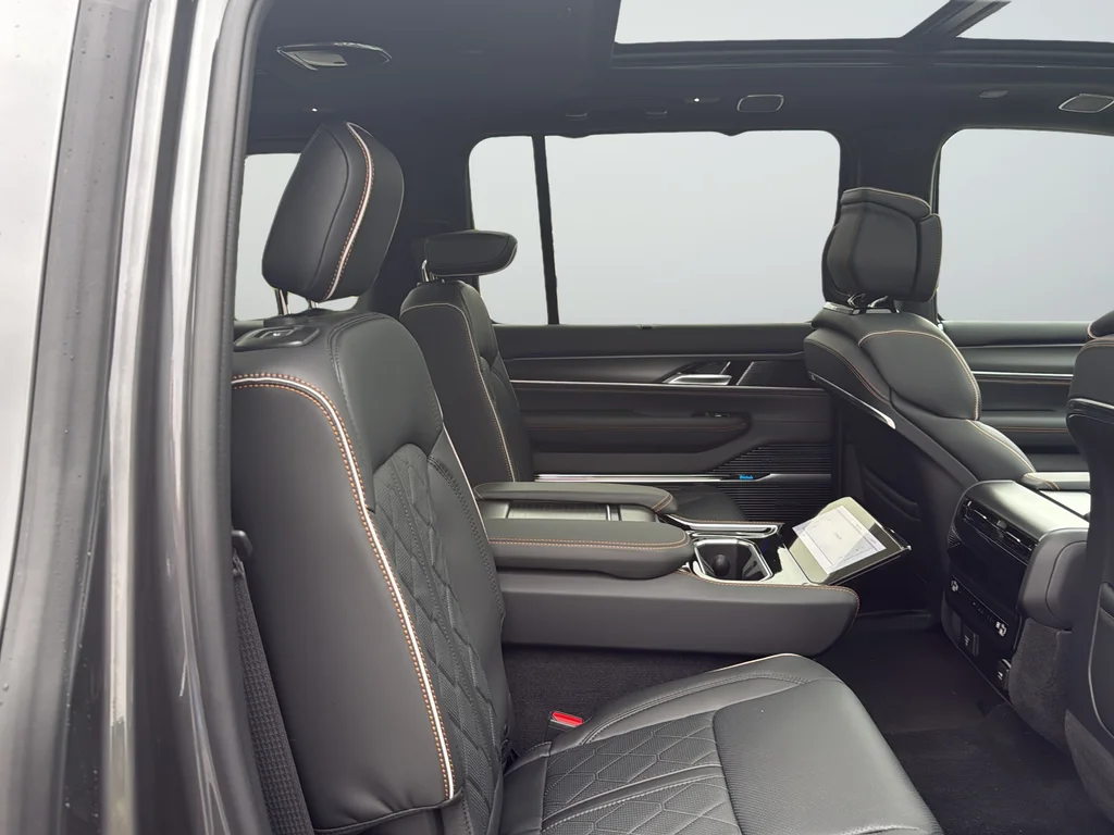 New 2026 Baltic Gray Metallic Clearcoat Jeep Summit Reserve image 37