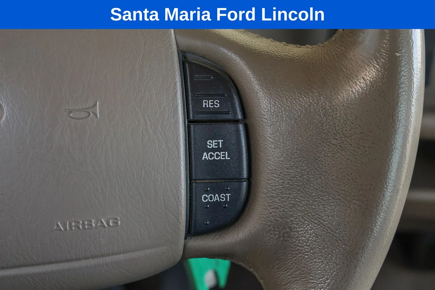 Used 2000 Black Ford Lariat image 23