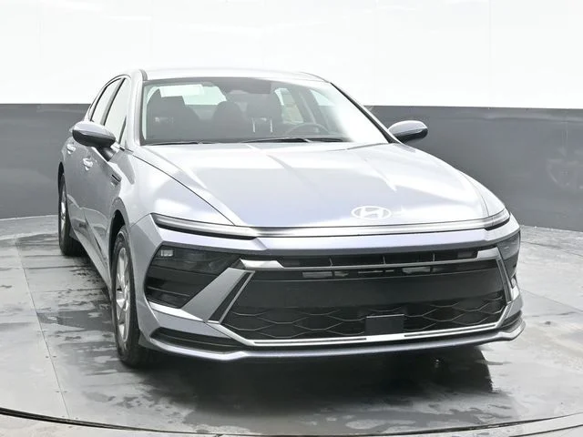 New 2026 Blue Hyundai SE image 6