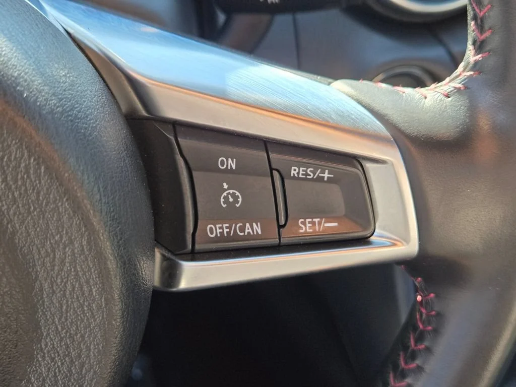 Used 2018 Snowflake White P Mazda Grand Touring image 21