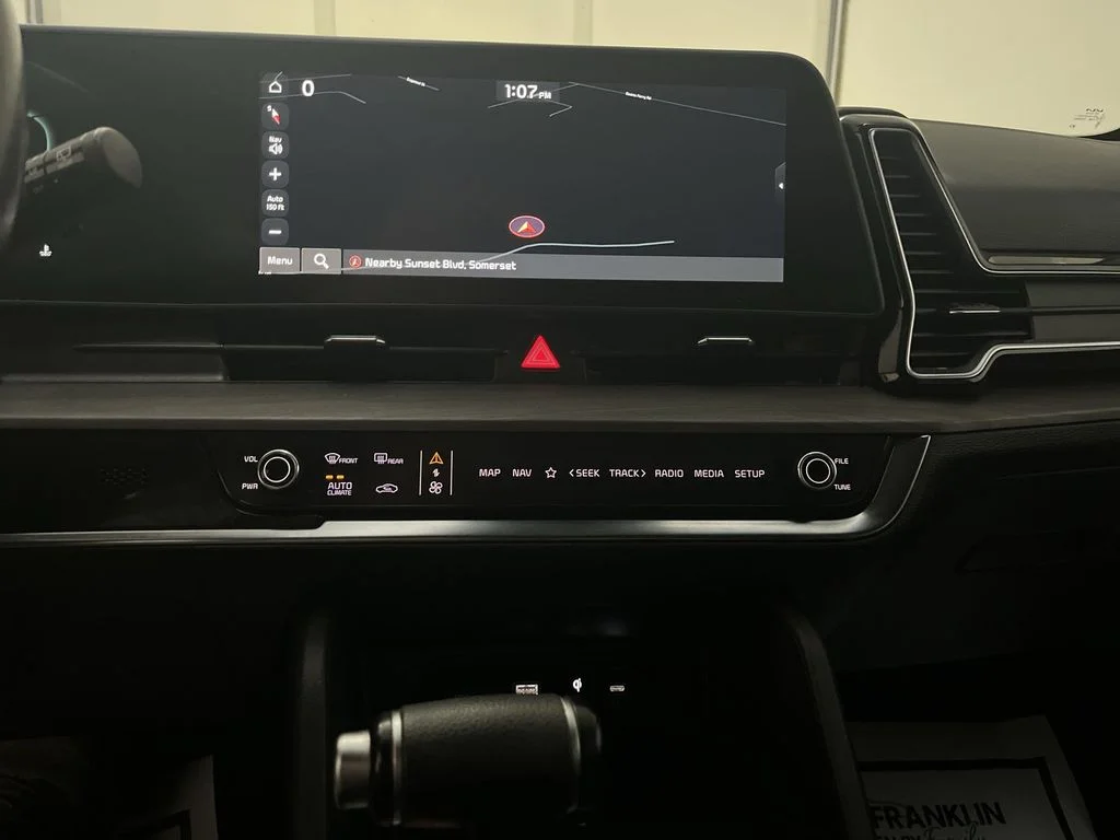 Used 2023 Red Kia X-Line image 10