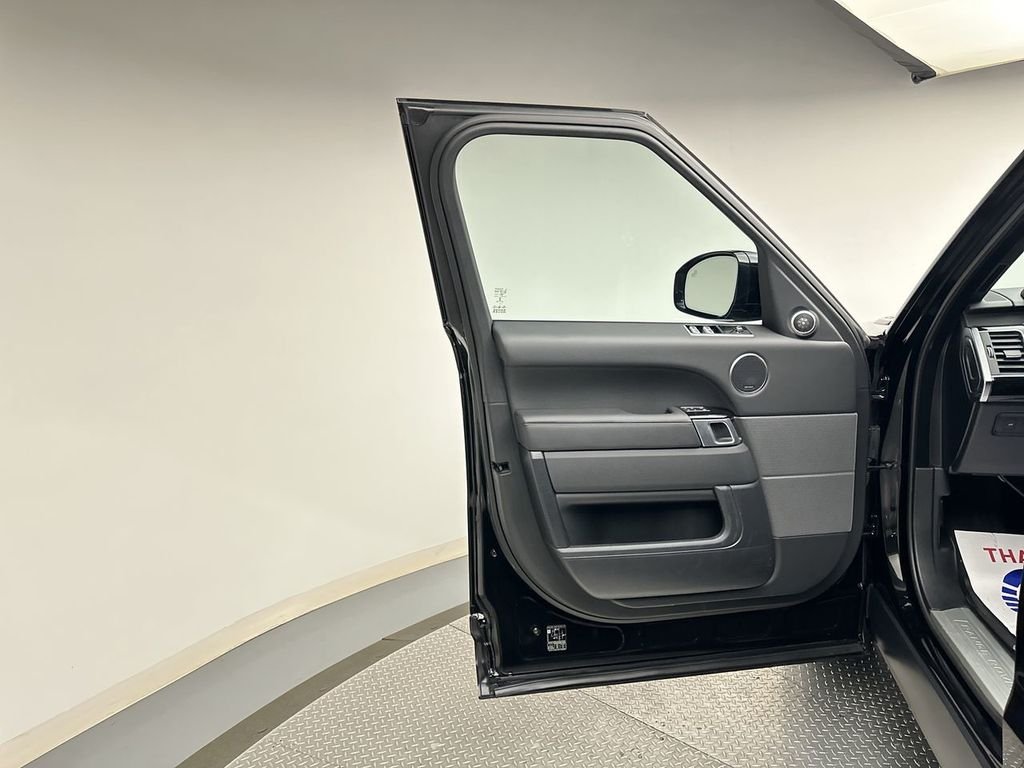 Used 2022 Santorini Black Metallic Land Rover HSE Silver Edition image 14