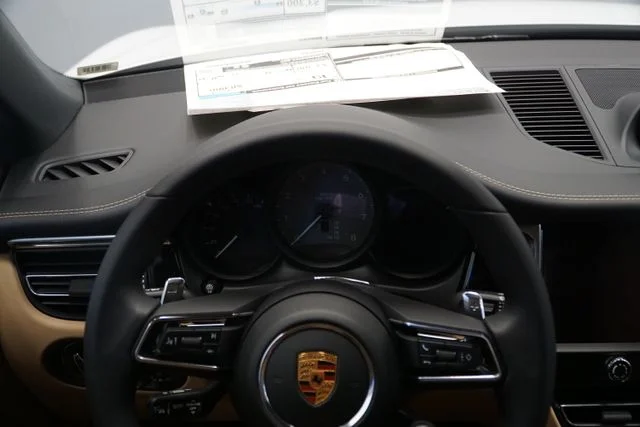 2026 Porsche Macan S - Photo 18