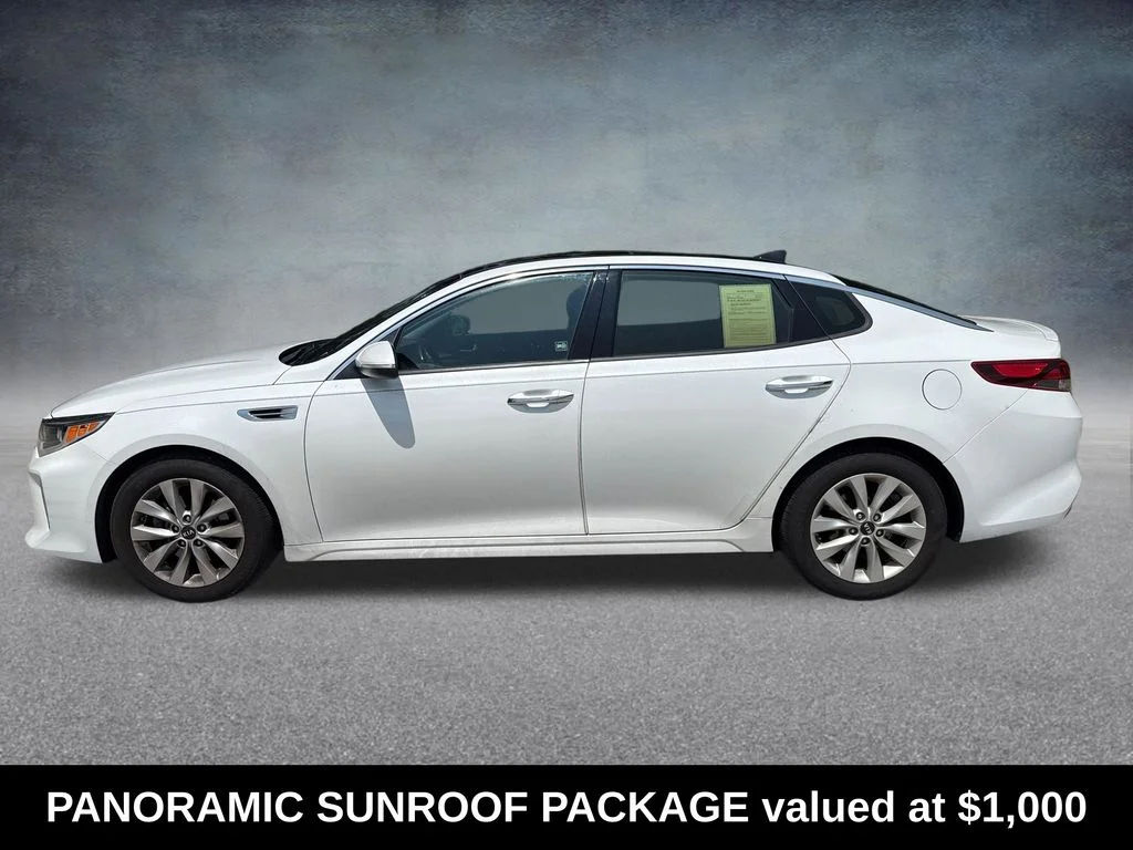 Used 2018 White Kia S image 2