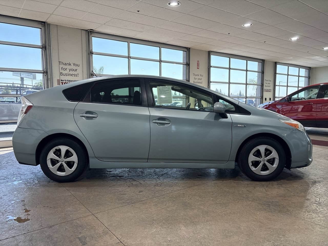 Used 2015 Pearl Toyota Four image 3