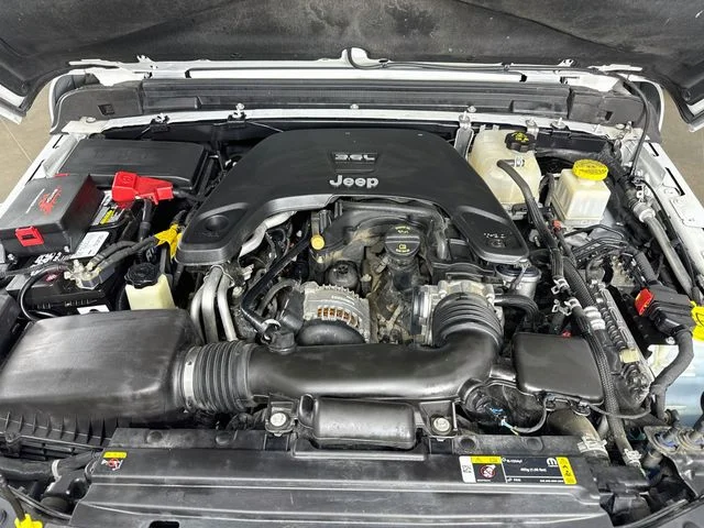 Used 2021 White Jeep Mojave image 30