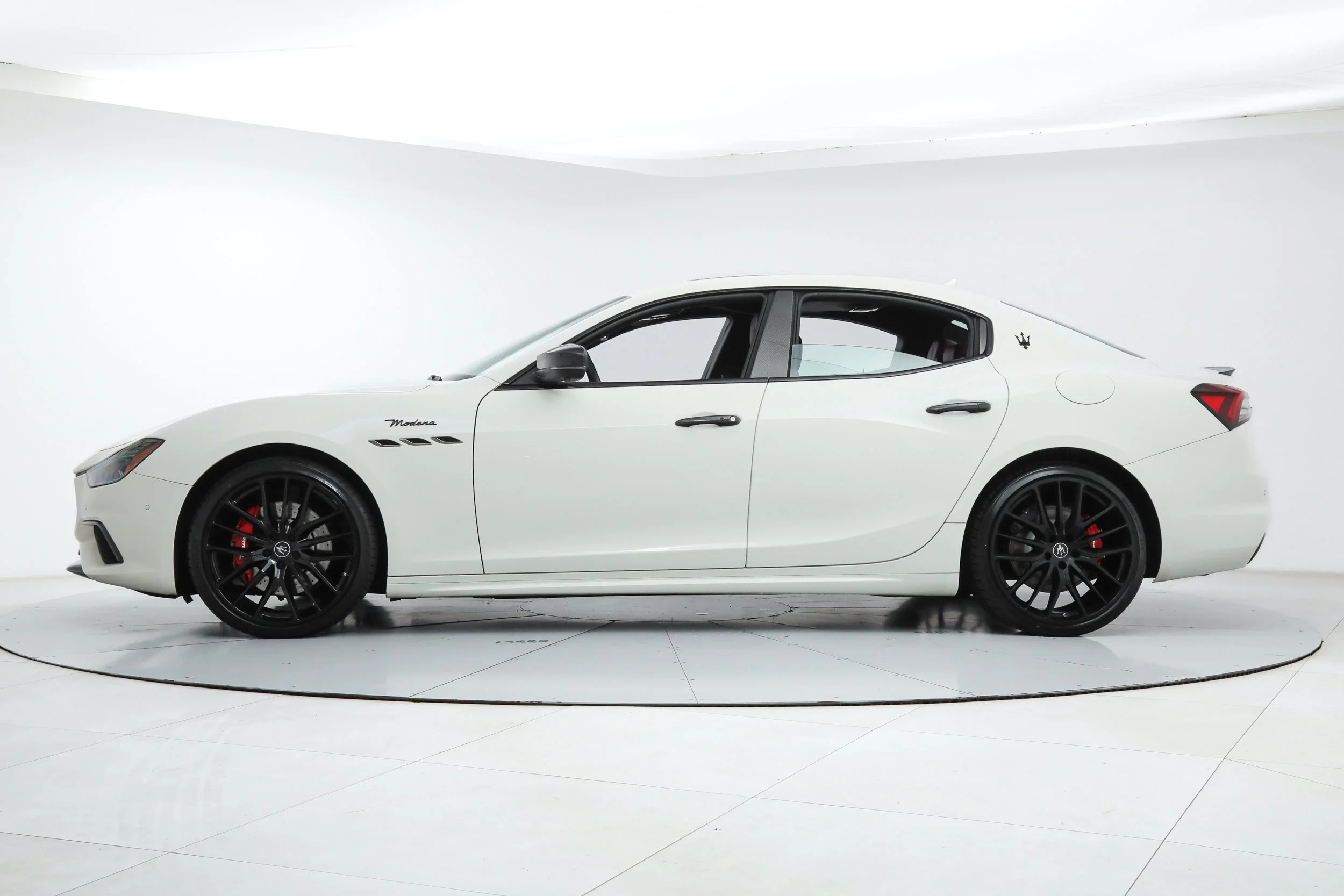Certified Used 2023 White Maserati Modena image 2