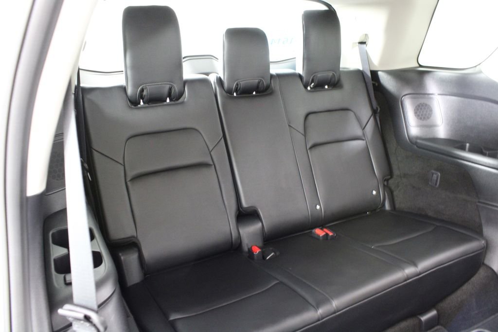Used 2026 Green Nissan SL image 16