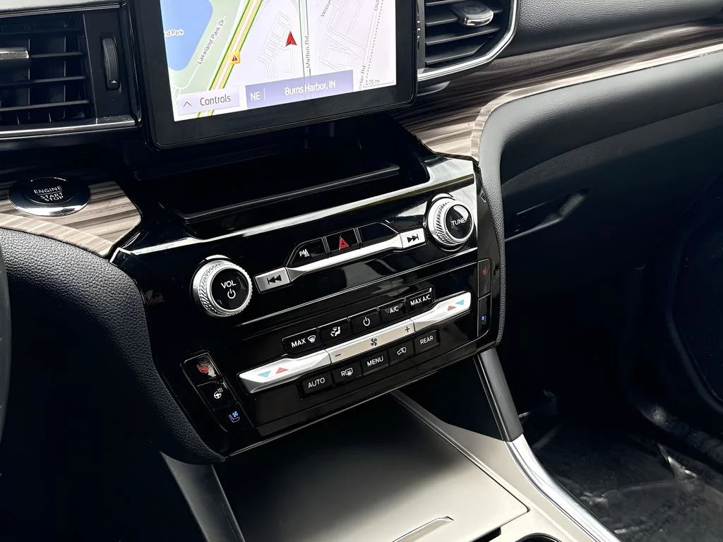 2023 Ford Explorer Limited - Photo 16