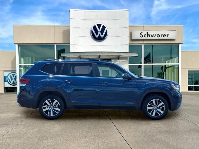 Certified Used 2023 Tourmaline Blue Metallic Volkswagen 2.0T SE image 5