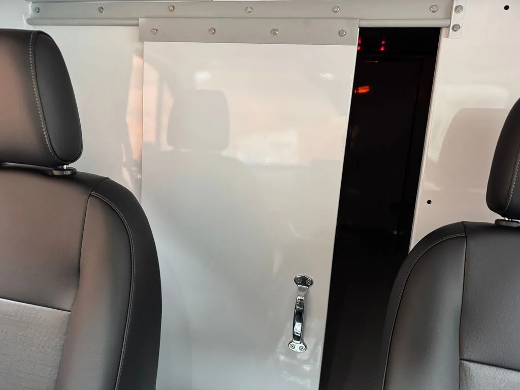 New 2026 Oxford White Ford Cutaway image 26