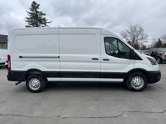 New 2026 Oxford White Ford Base image 2