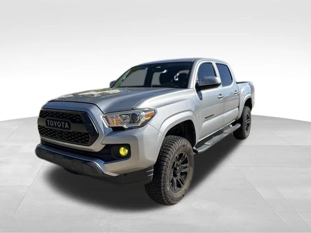 Used 2020 Silver Toyota SR image 7