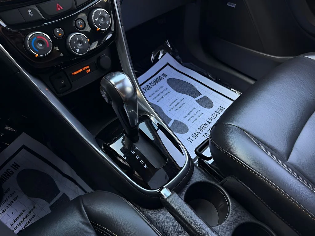 Used 2018 Black Chevrolet Premier image 20