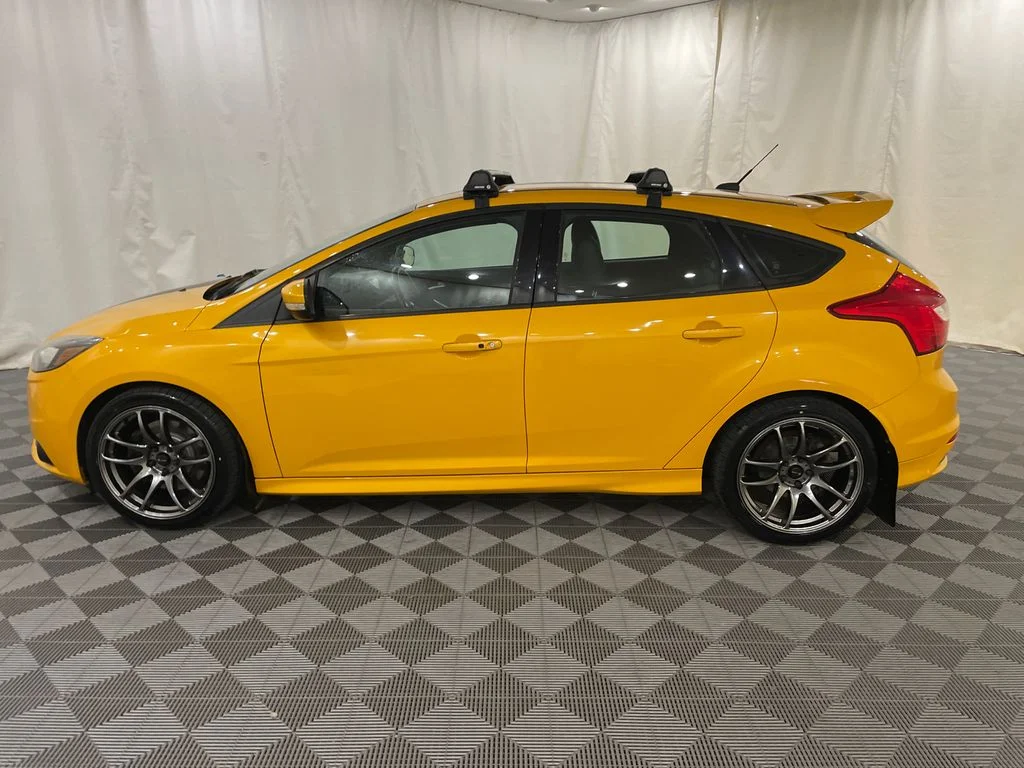 Used 2014 Yellow Ford ST image 9