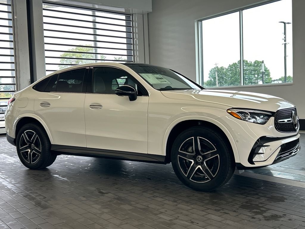 New 2027 Polar White Mercedes-Benz GLC 300 image 2