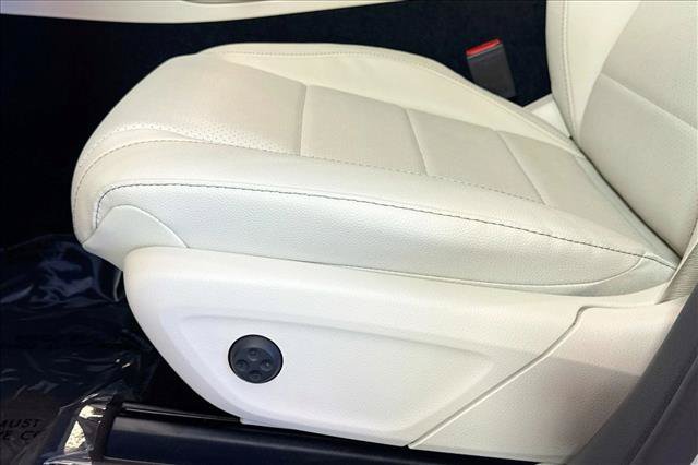 New 2026 Polar White Mercedes-Benz GLS 450 image 47