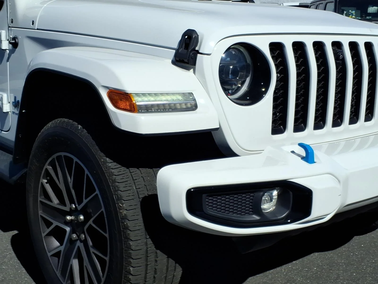 Used 2023 Bright White Clearcoat Jeep Sahara High Altitude image 9