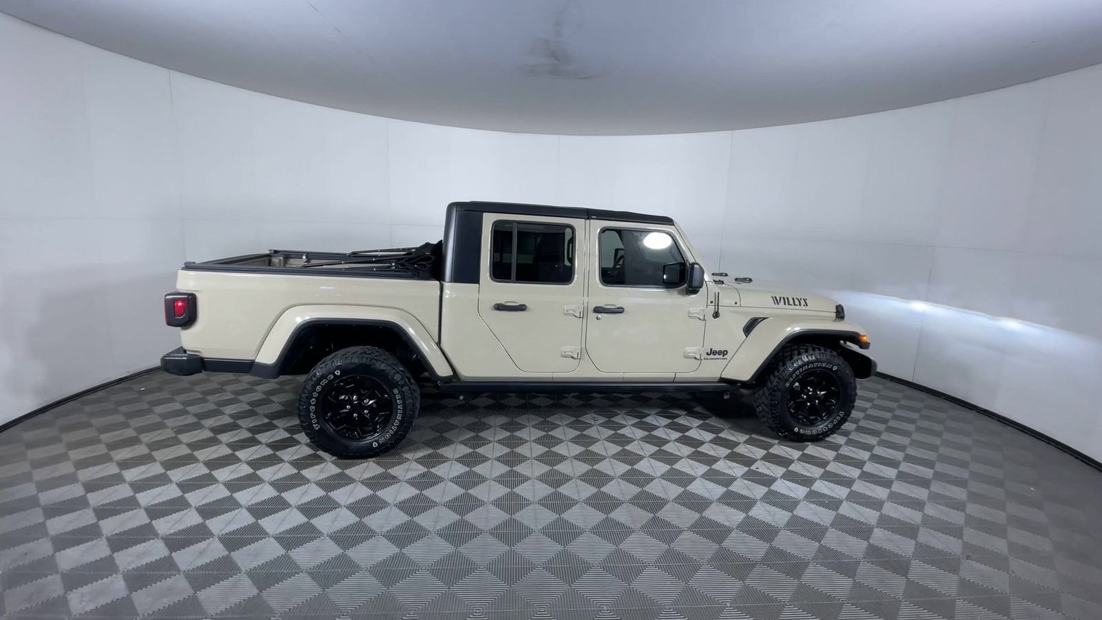 Used 2022 Limited Edition Gobi Clearcoat Jeep Willys image 9