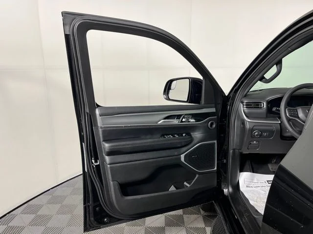 Used 2026 Black Jeep  image 15