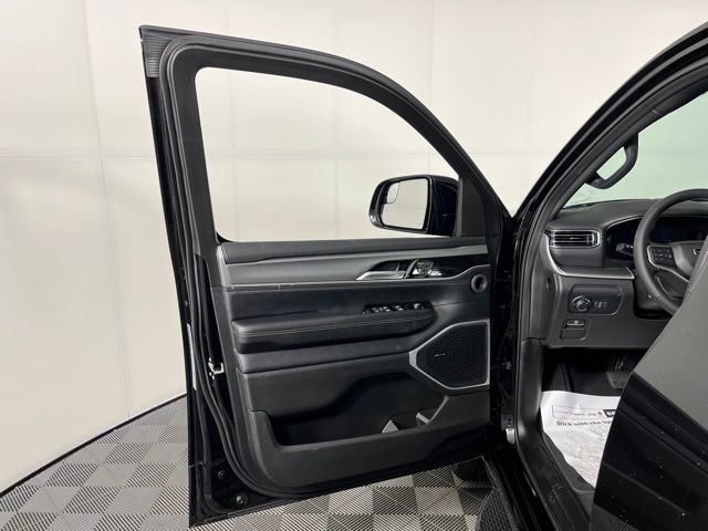Used 2026 Black Jeep  image 15