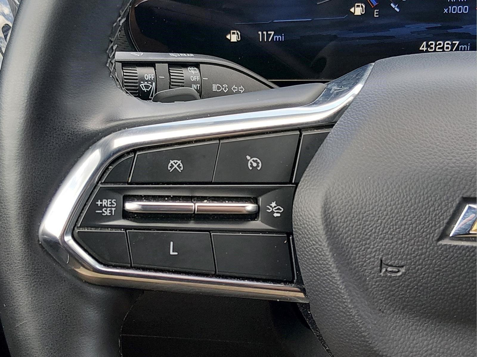 Used 2025 Mosaic Black Metallic Chevrolet FWD LT image 29
