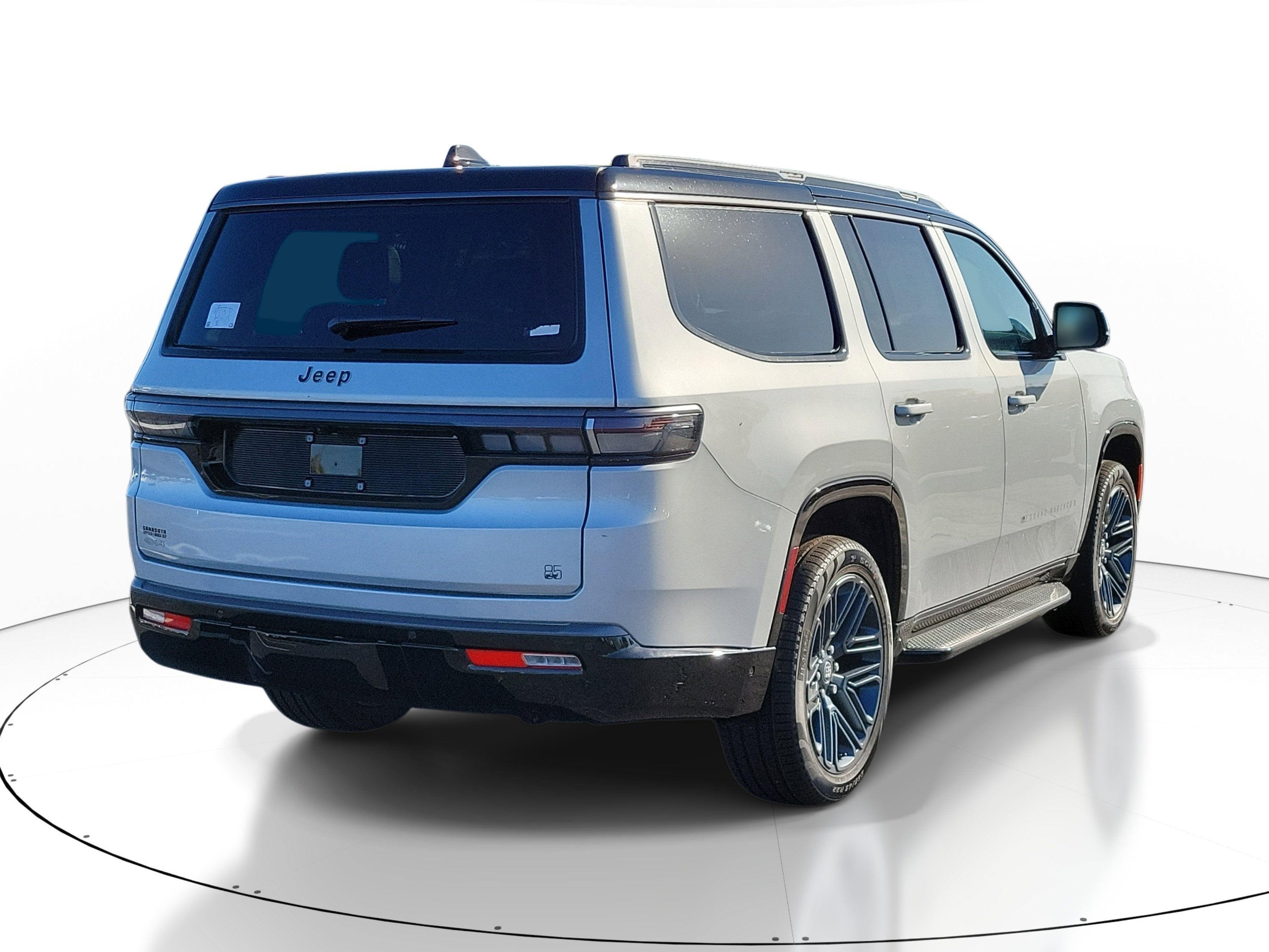 New 2026 Silver-Zynith Exterior Paint Jeep  image 6