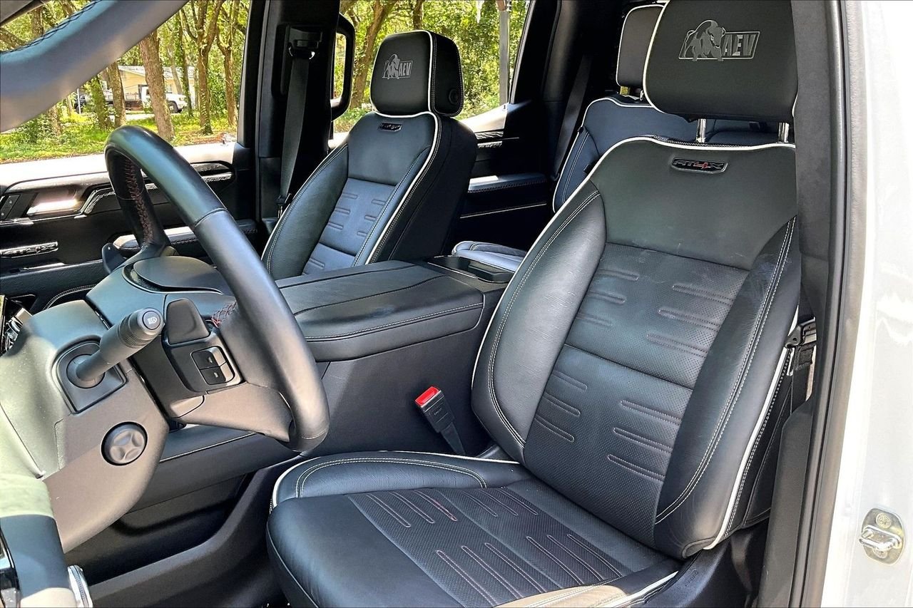 Used 2024 White GMC AT4X image 18