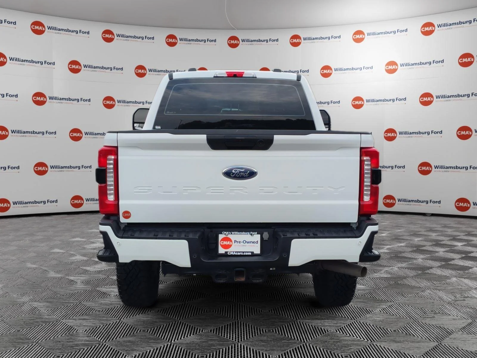 Used 2024 Oxford White Ford XL image 4