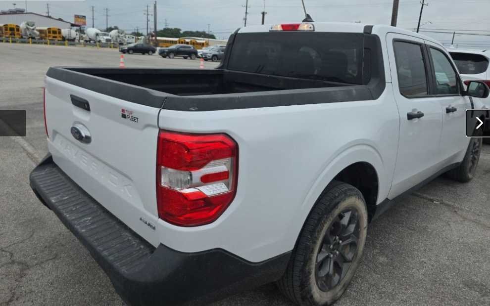 Used 2024 Oxford White Ford XLT image 9