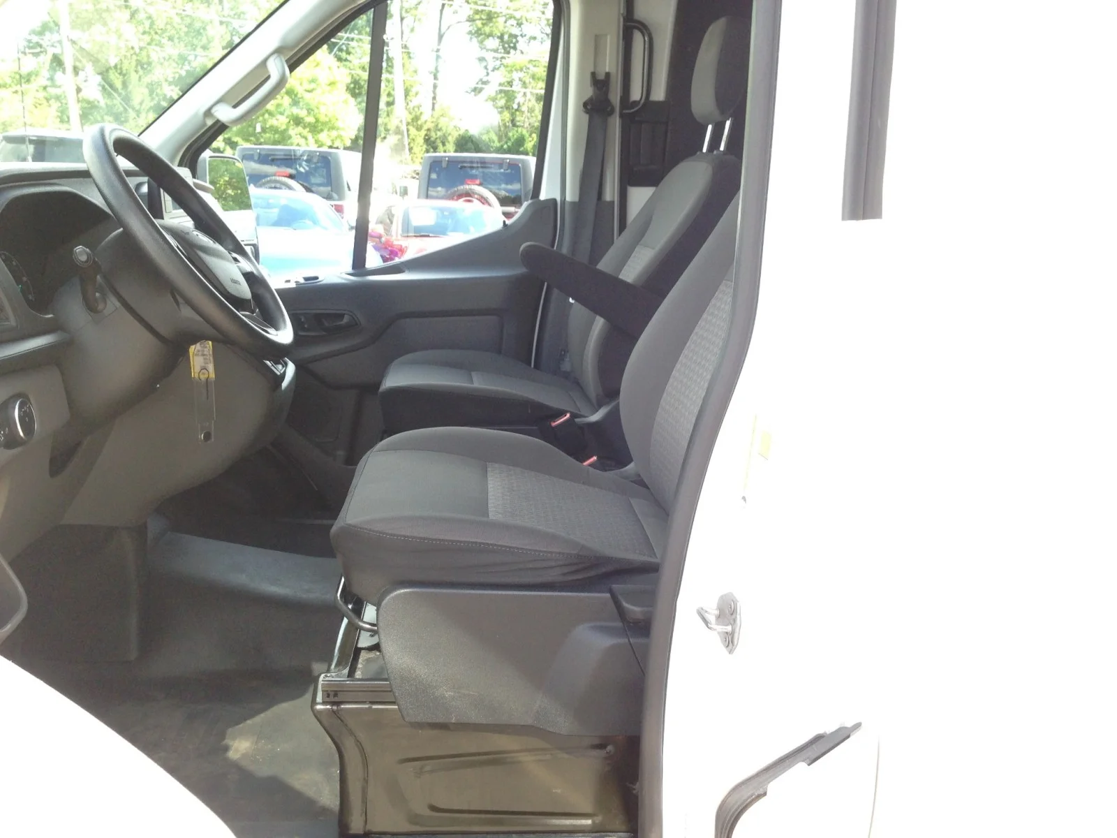 Used 2020 Oxford White Ford w/ rearCam image 33
