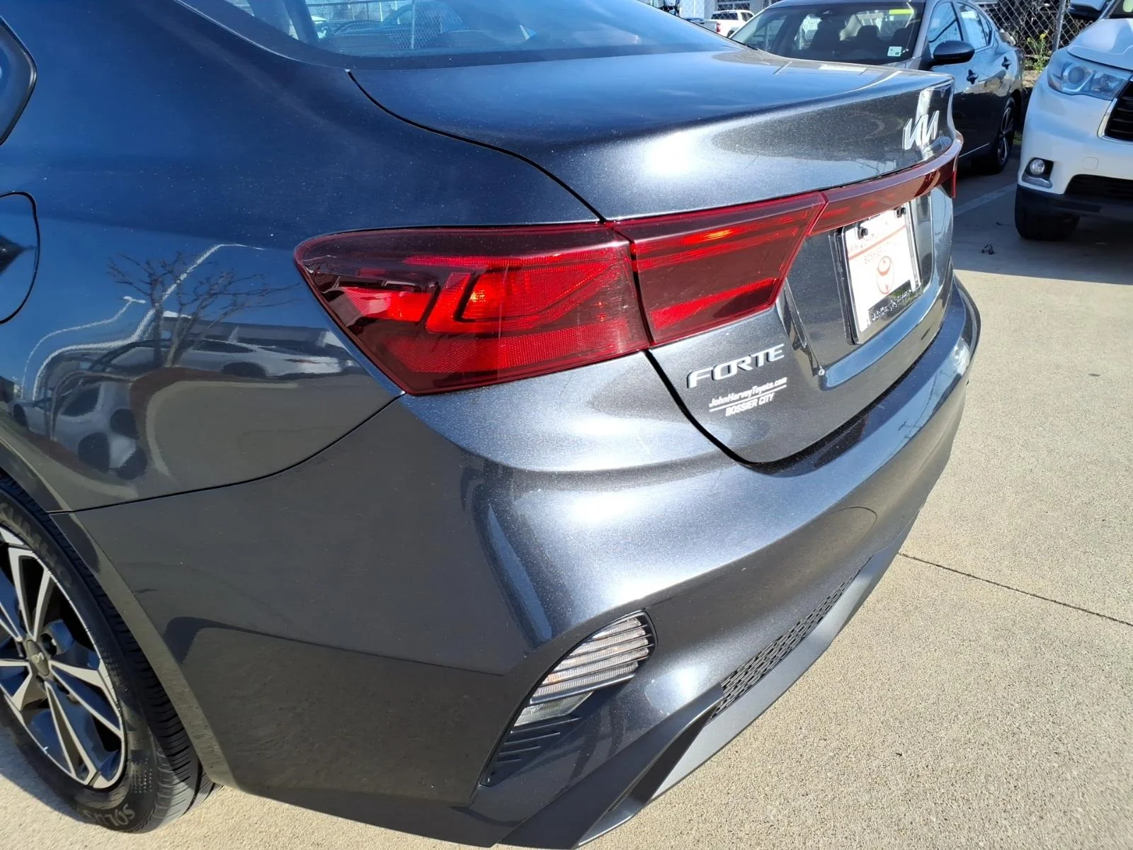 2024 Kia Forte LXS - Photo 18