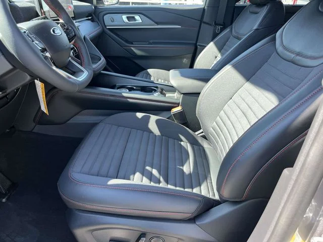 New 2026 Carbonized Gray Metallic Ford ST-Line image 8