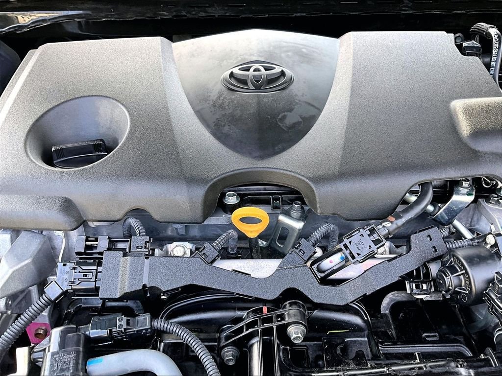 Used 2025  Toyota LE image 34