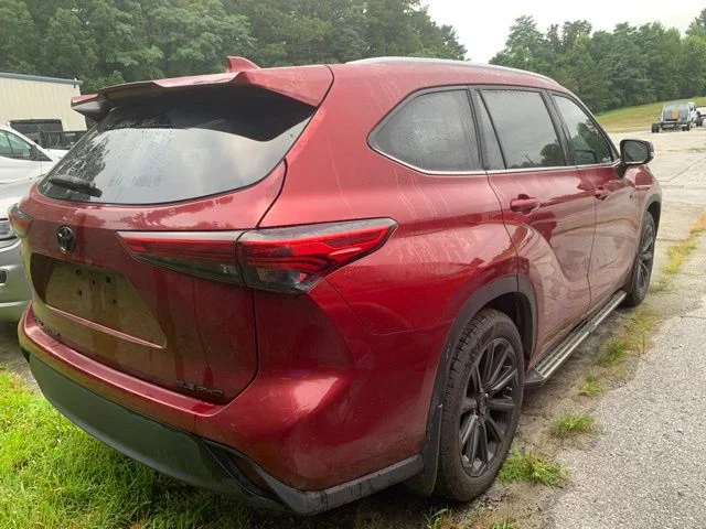 Used 2022 Red Toyota XLE image 7