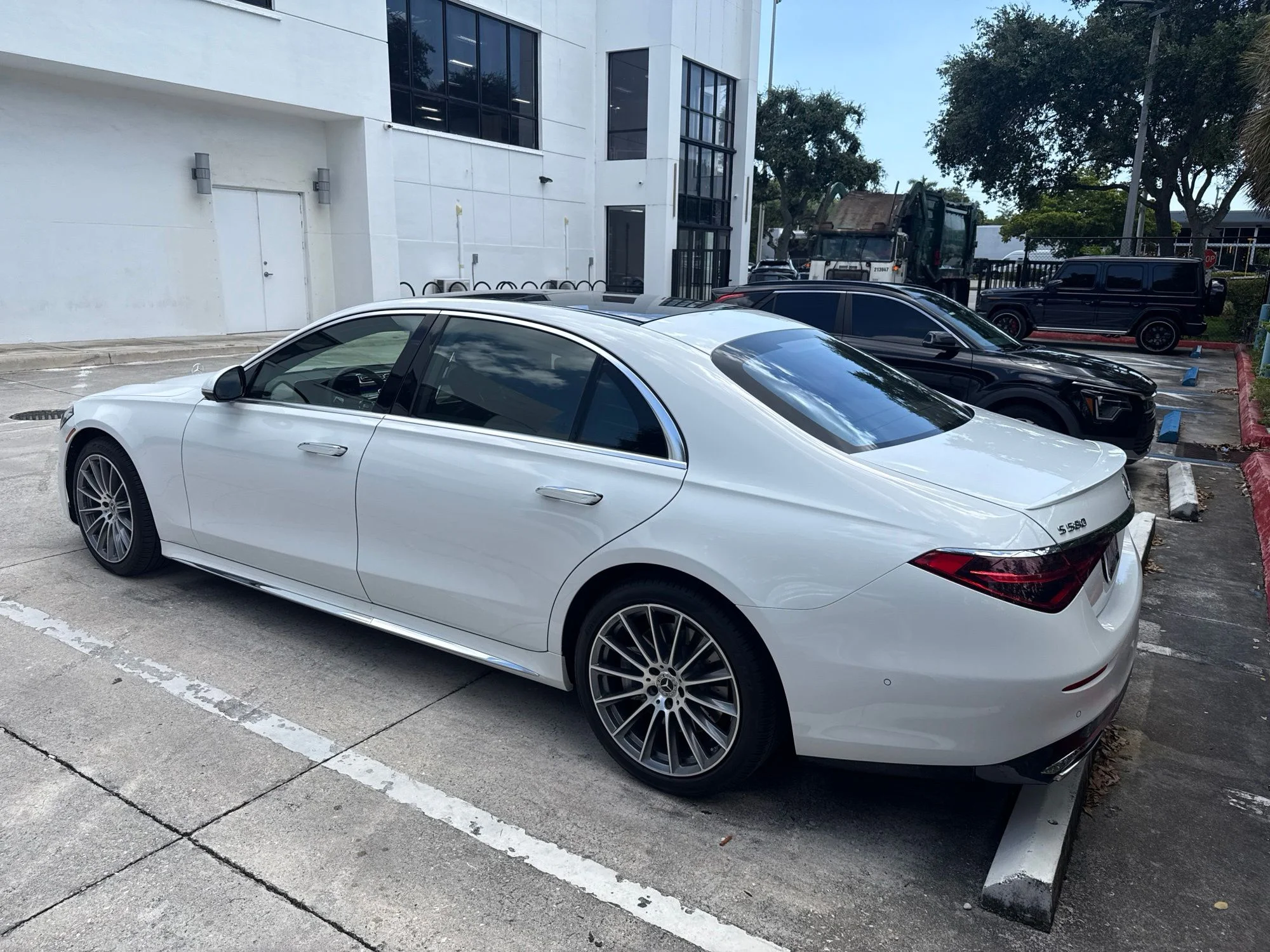 Used 2026 White Mercedes-Benz S 580 image 64