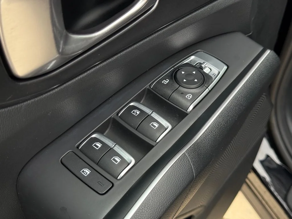 Used 2021 Black Kia LX image 7